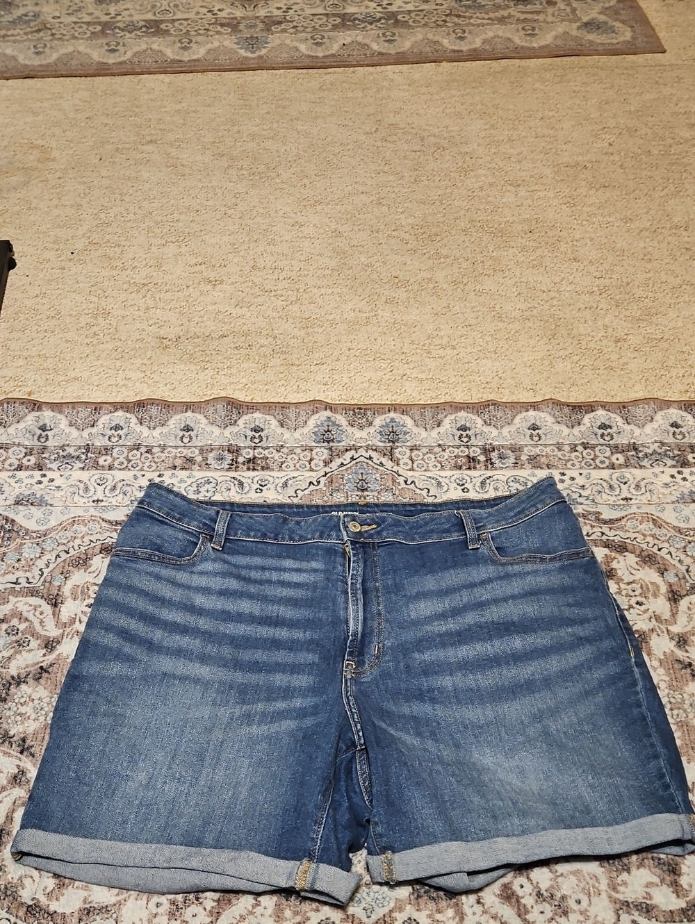 Old Navy Women's Medium Blue Rolled-Hem Denim Shorts